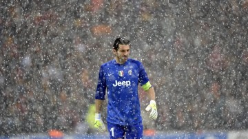 【星海体育官网下载地址】泰山防线升级瞄准苏超铁闸，布希里领跑外援中卫争夺战