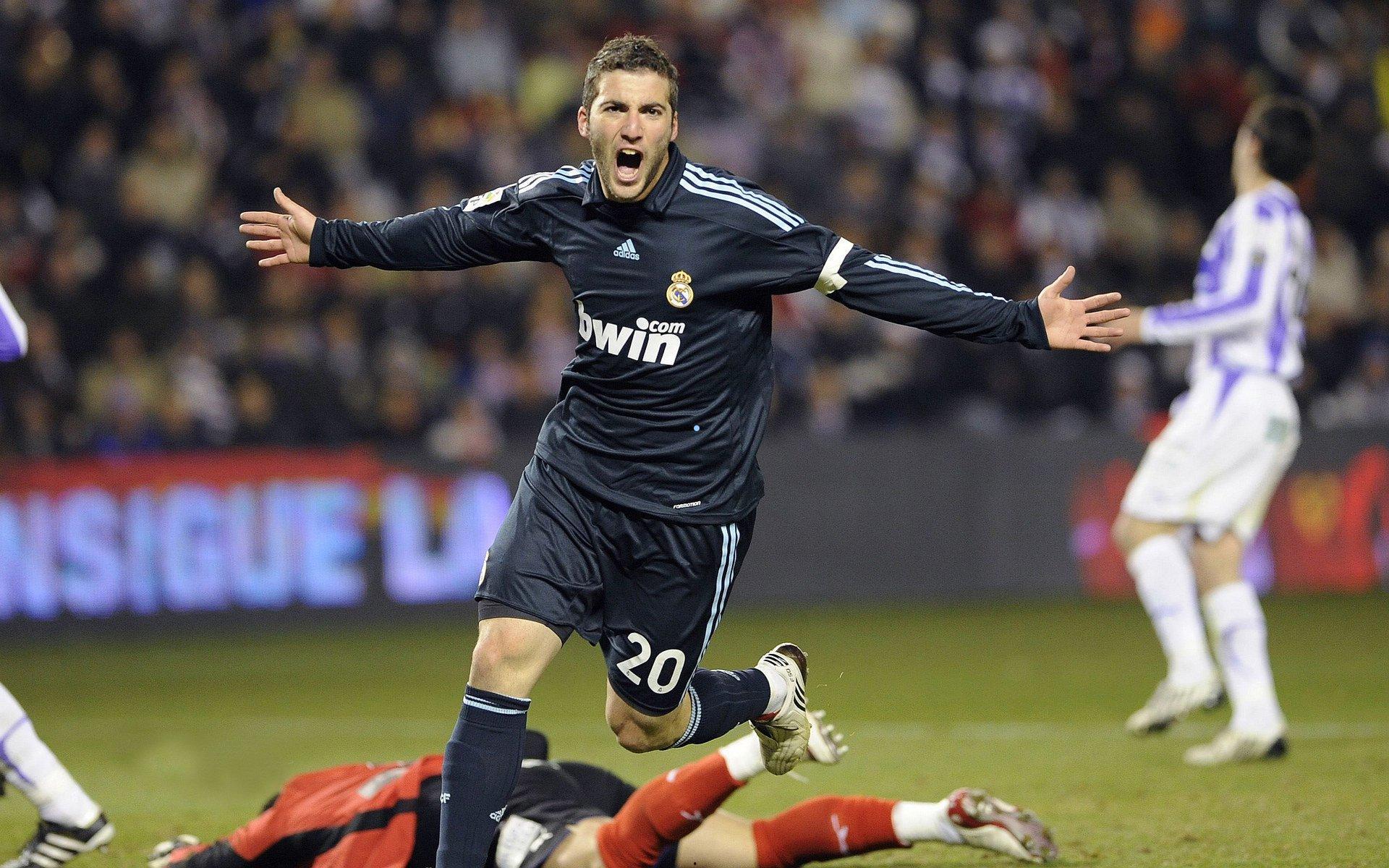 努萨，哈兰德或是当世最佳，他的存在逼迫全队进化