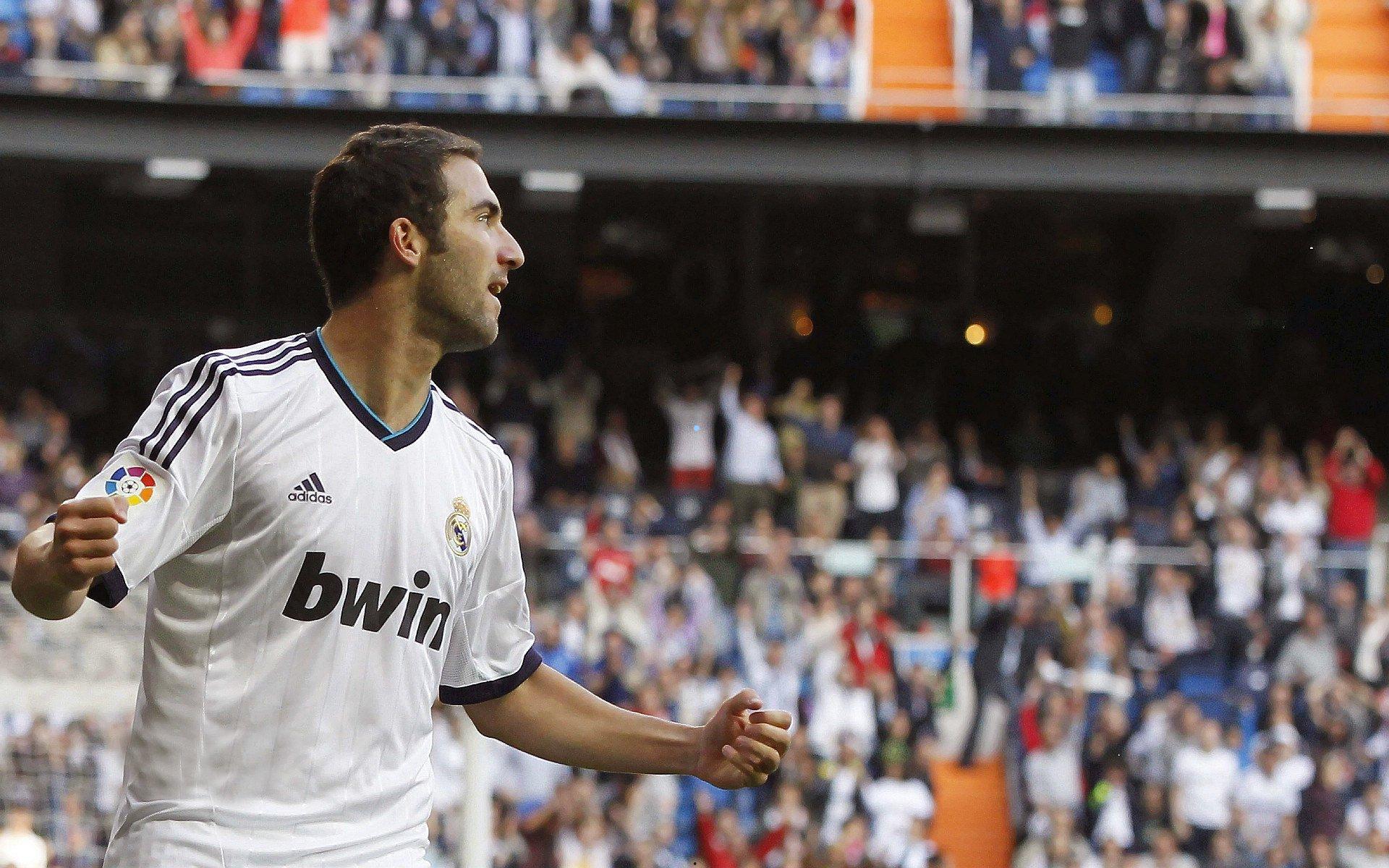 联赛杯四强惊现天价阵容,哈兰德领衔足坛金元风暴,萨卡、帕尔默等青春力量闪耀